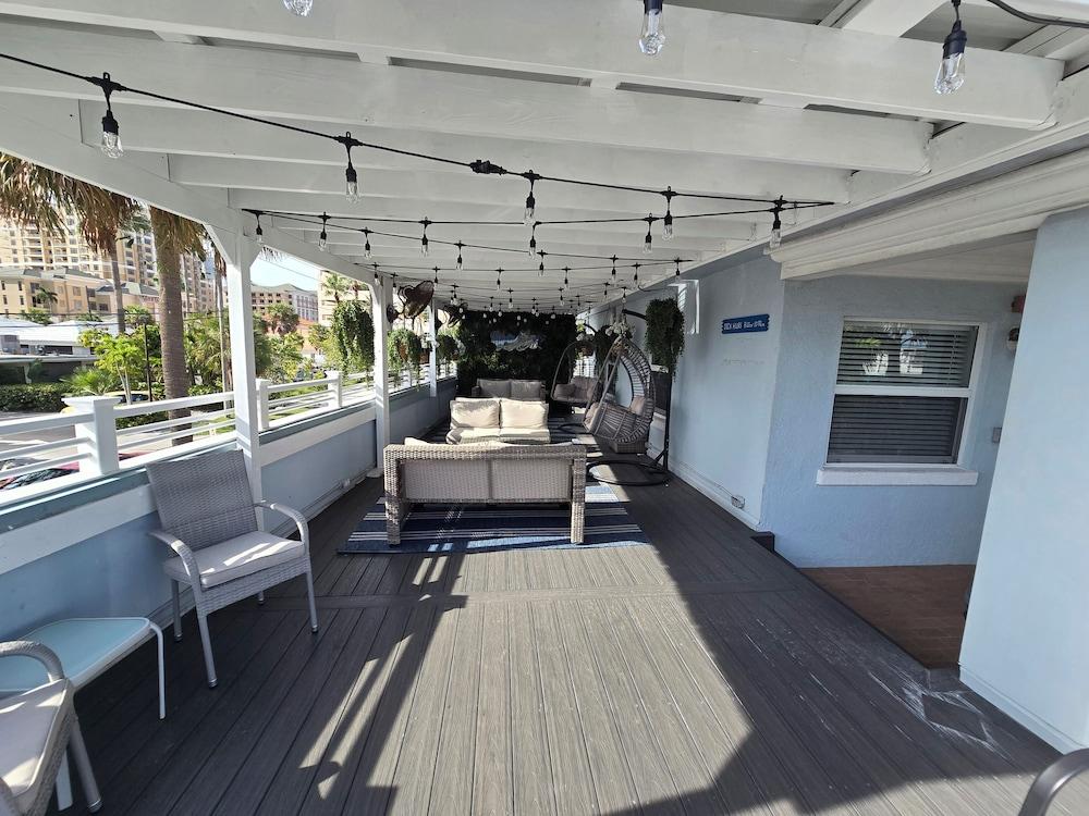 Blue Wave Suites photo 8