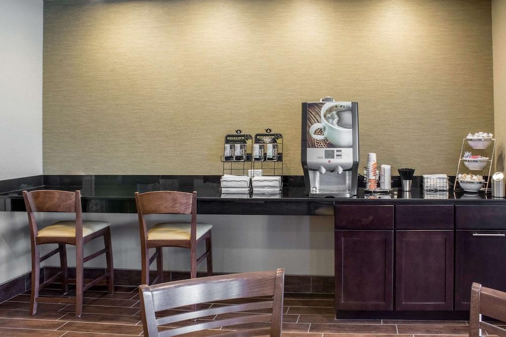 Sleep Inn & Suites Fort Dodge photo 36