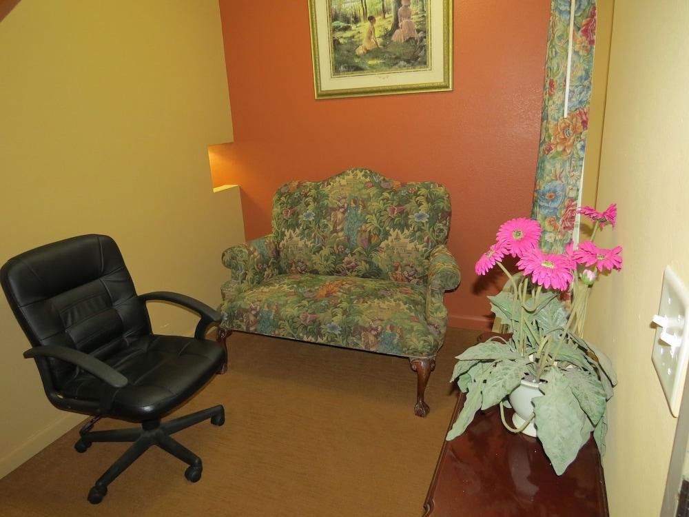 First Western Inn Caseyville photo 21
