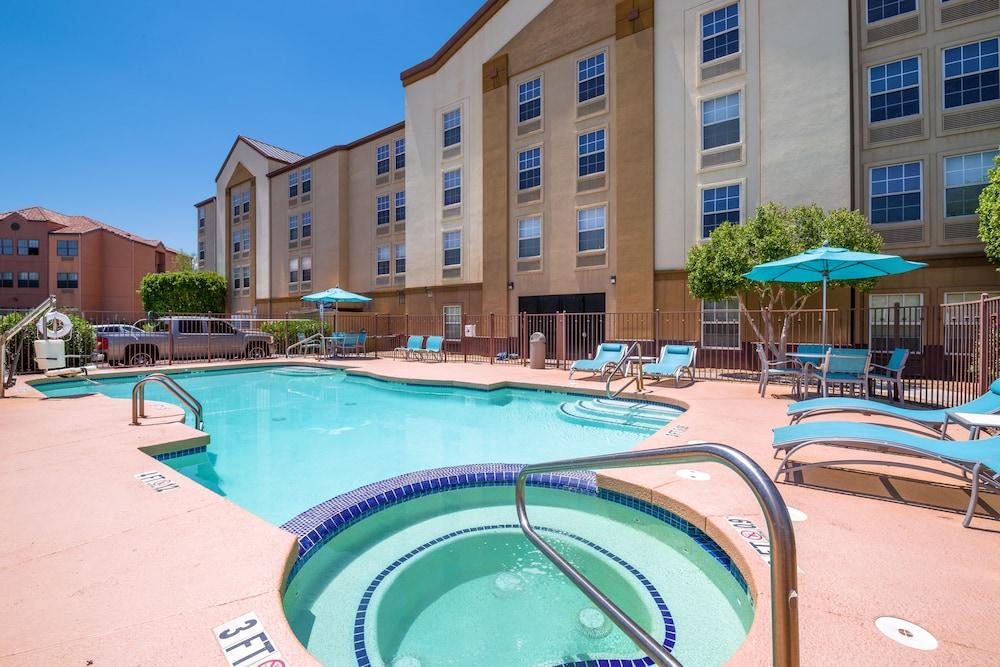 Holiday Inn Express Hotel & Suites Phoenix-Airport by IHG photo 40