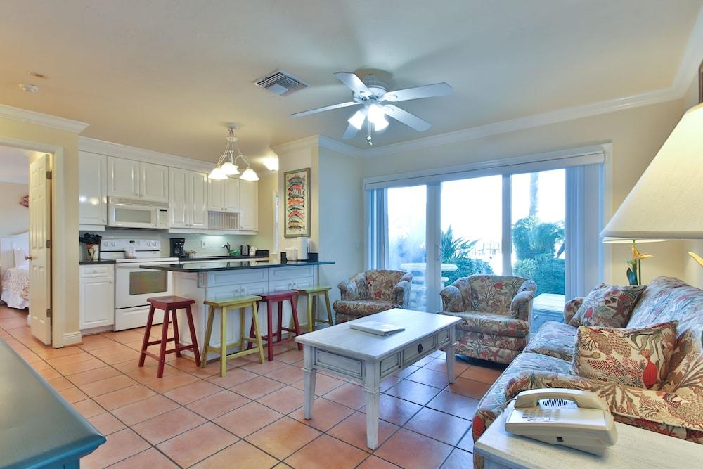 Tortuga Inn Beach Resort photo 35