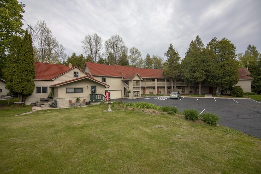 Ridges Inn & Suites photo 44