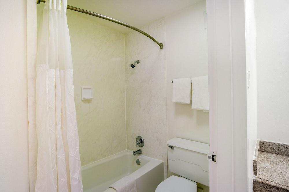 OYO Hotel Baton Rouge - Mead Rd Louisiana photo 49