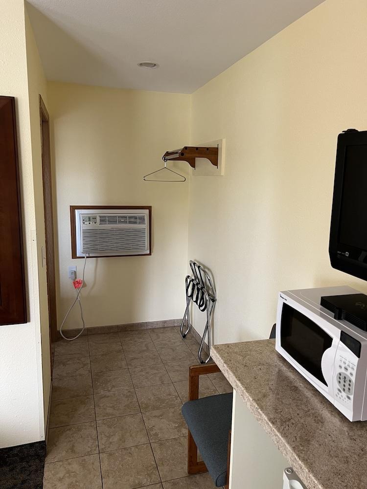All Star Inn & Suites photo 3