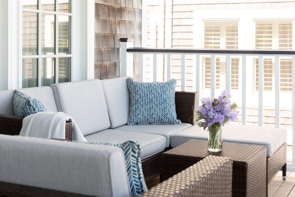 Vineyard Square Hotel & Suites photo 18