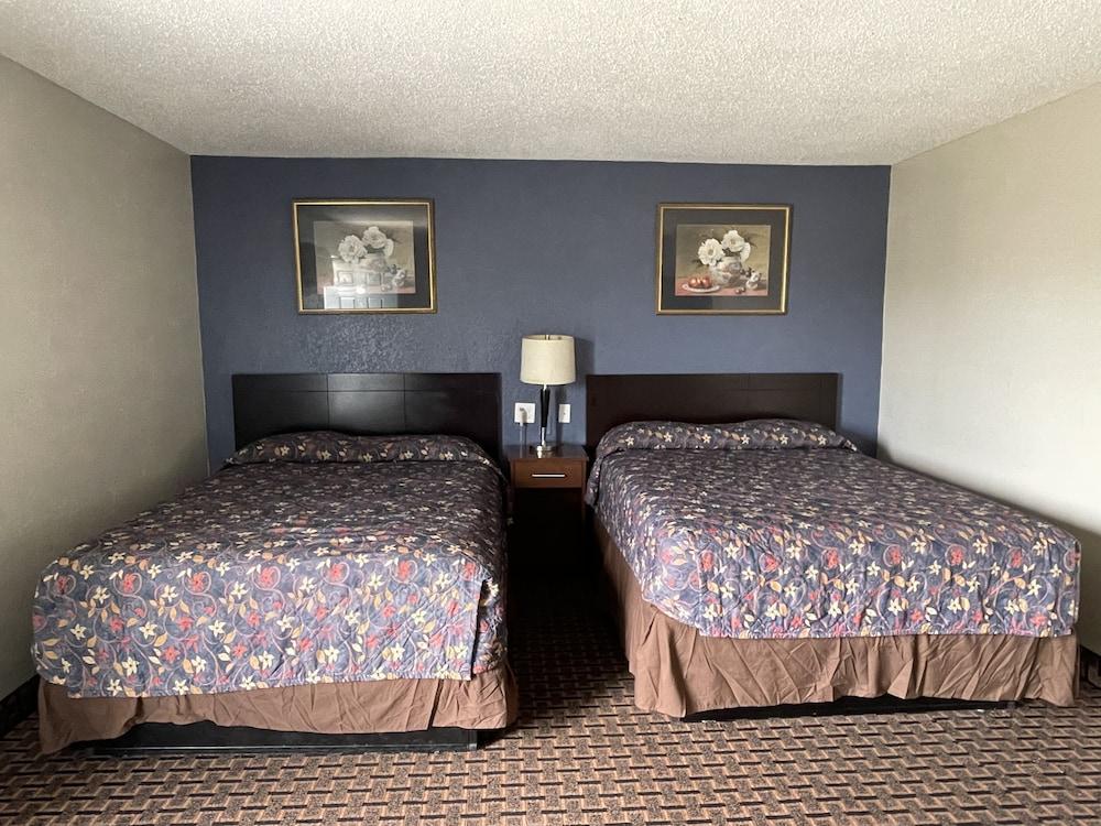 Economy Inn photo 6