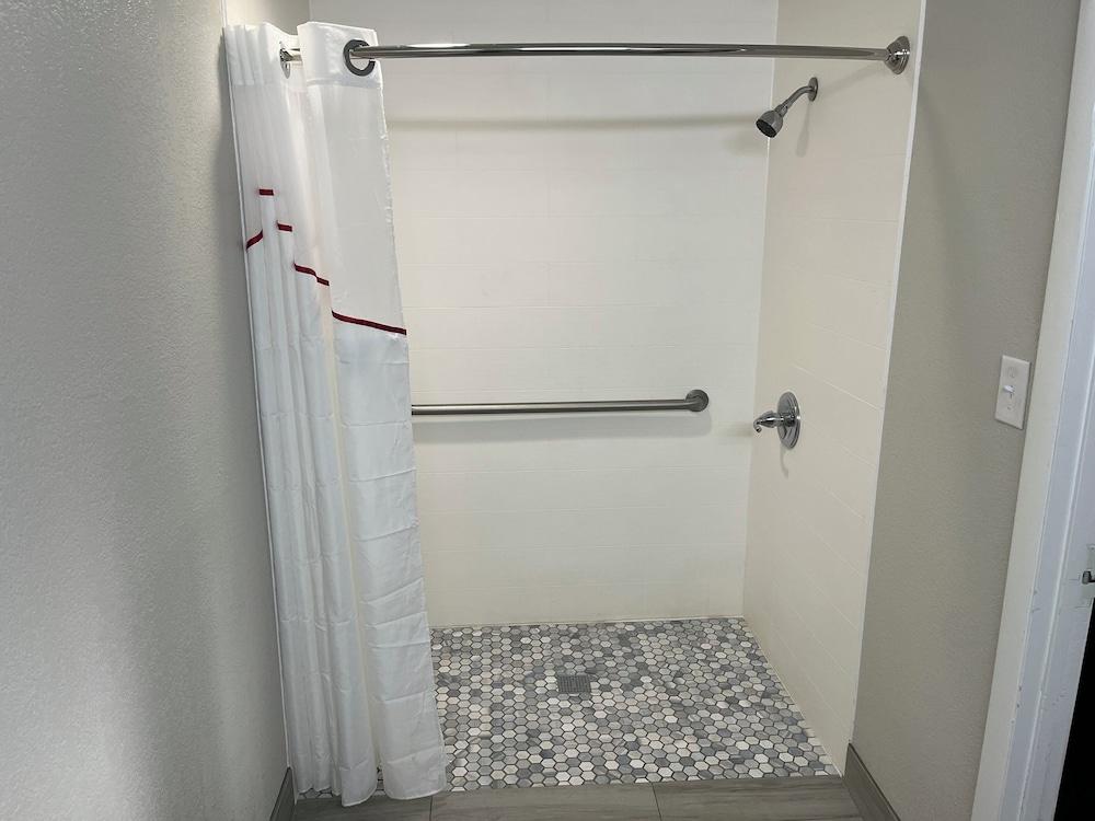 Red Roof Inn Rockingham photo 30