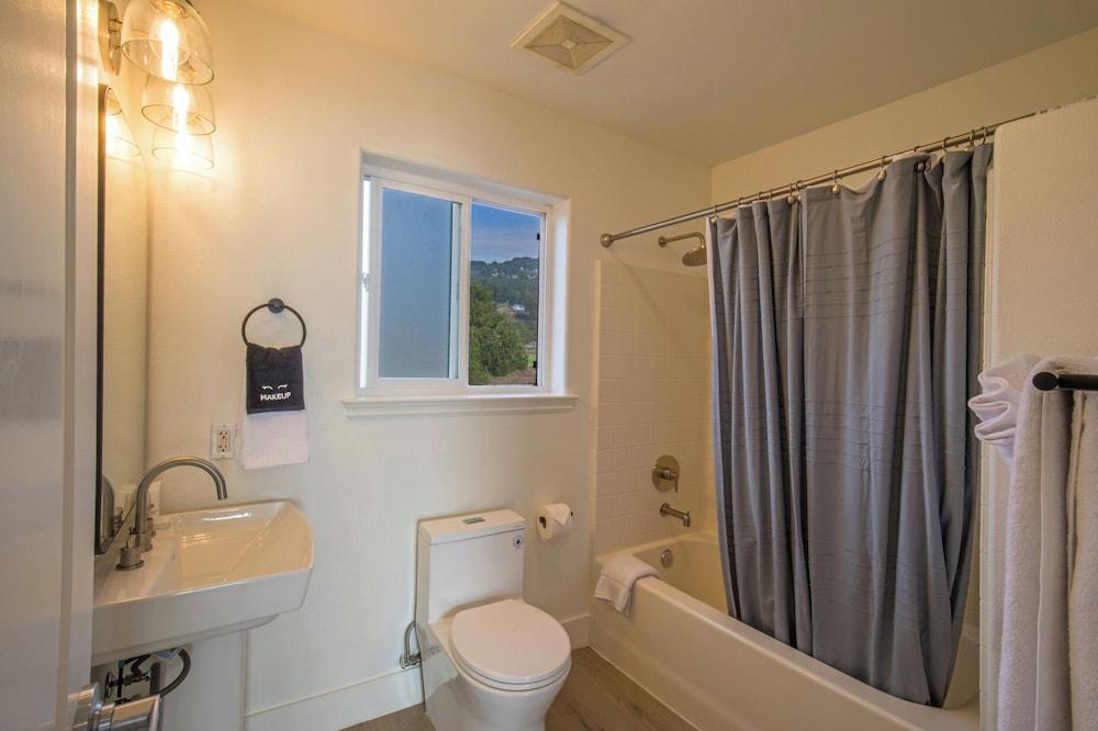 Black Sands Inn photo 75