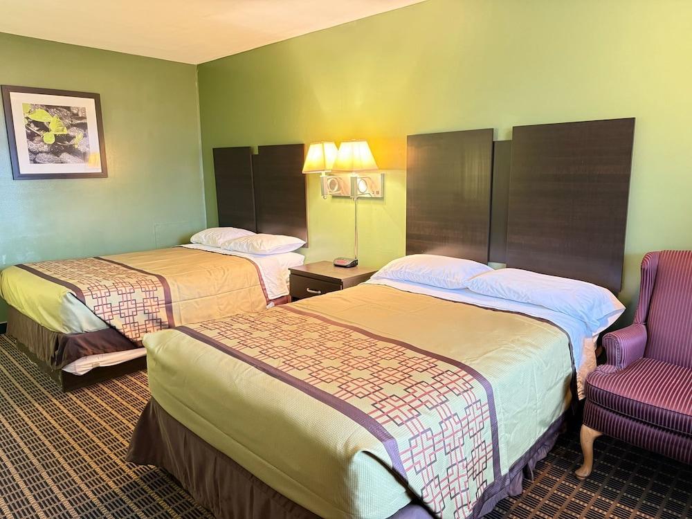 Relax Inn photo 13