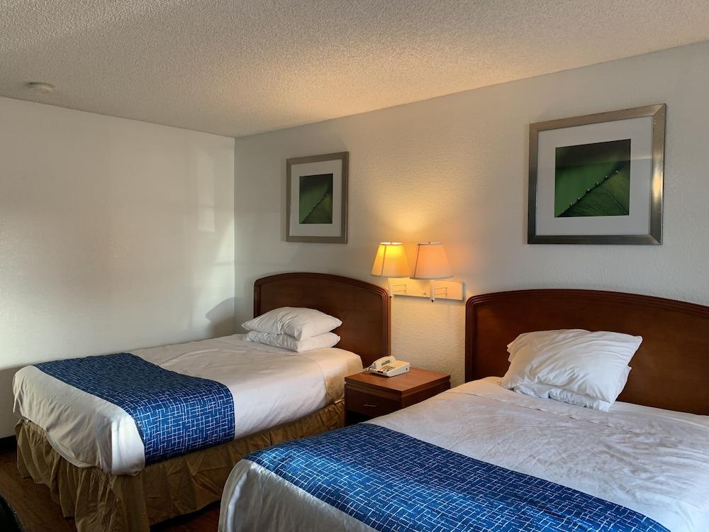 Travelodge Suites by Wyndham MacClenny/I-10 photo 5