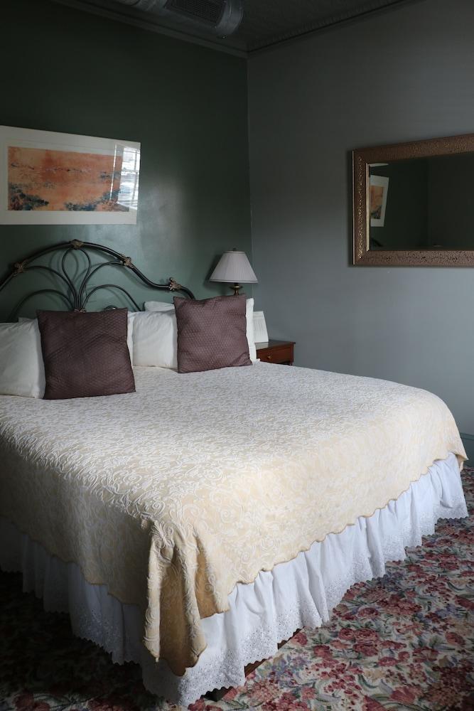 The Black Hawk Hotel photo 62
