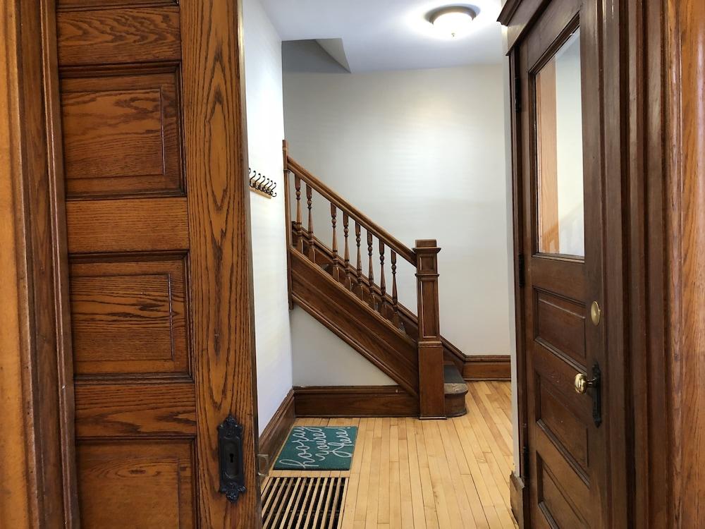 Midtown Manor photo 6