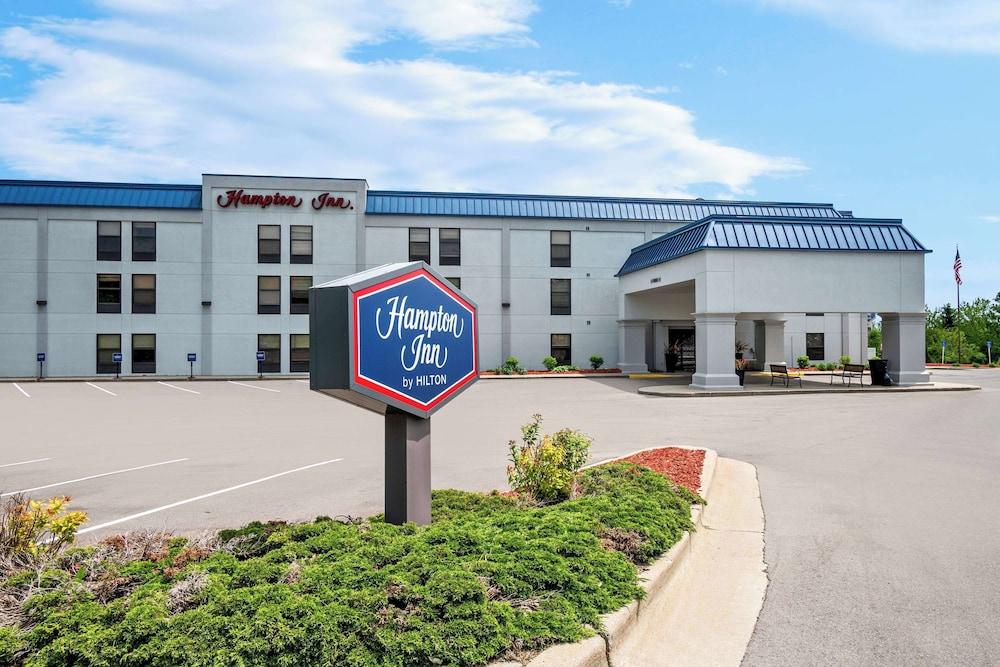 Hampton Inn Grand Rapids-North photo 34