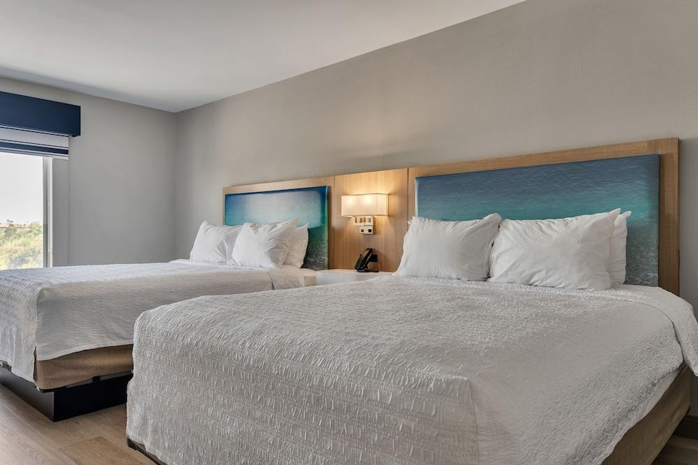 Holiday Inn Express and Suites Destin Miramar Beach by IHG photo 22