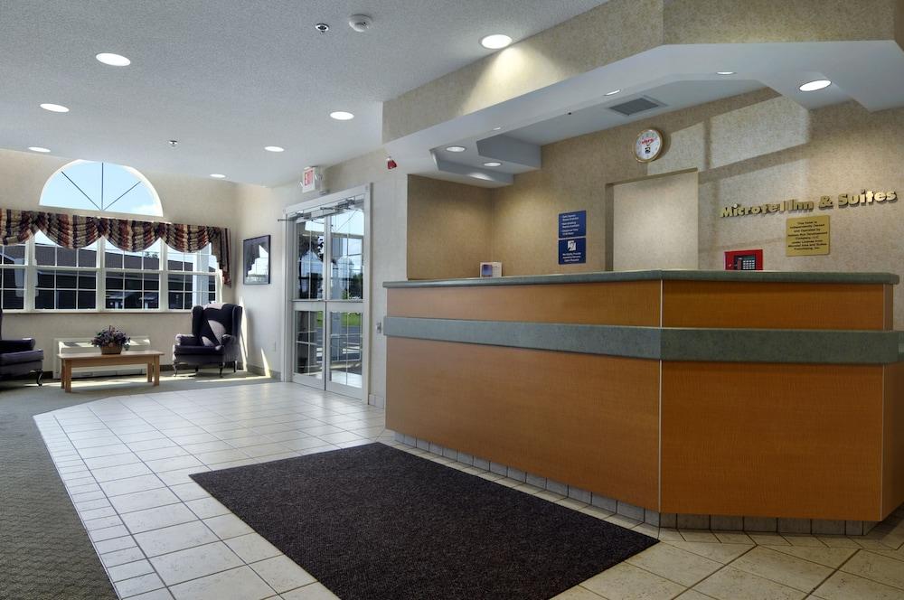Microtel Inn & Suites by Wyndham Plattsburgh photo 43