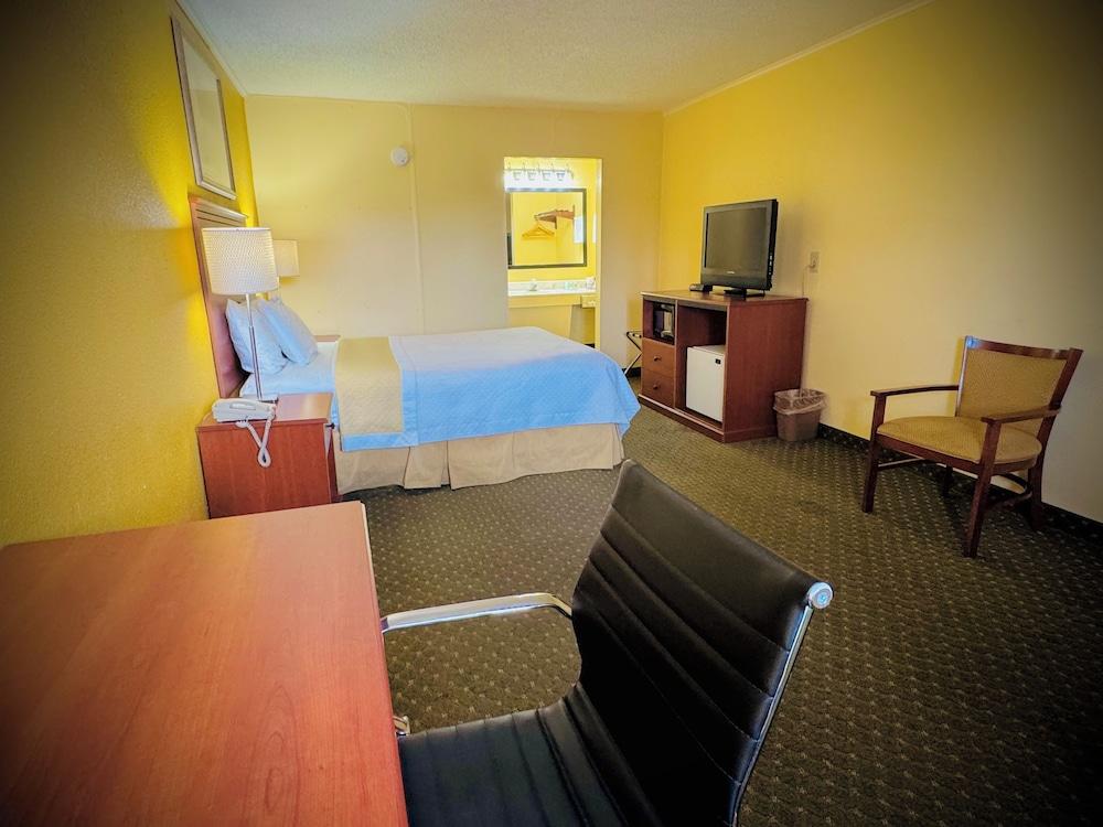 Alamo Inn photo 7