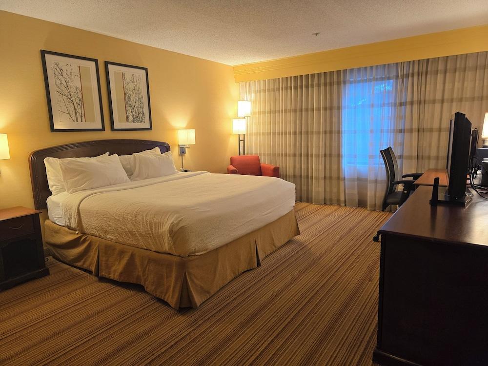 Country Inn & Suites by Radisson, Convention Center photo 13