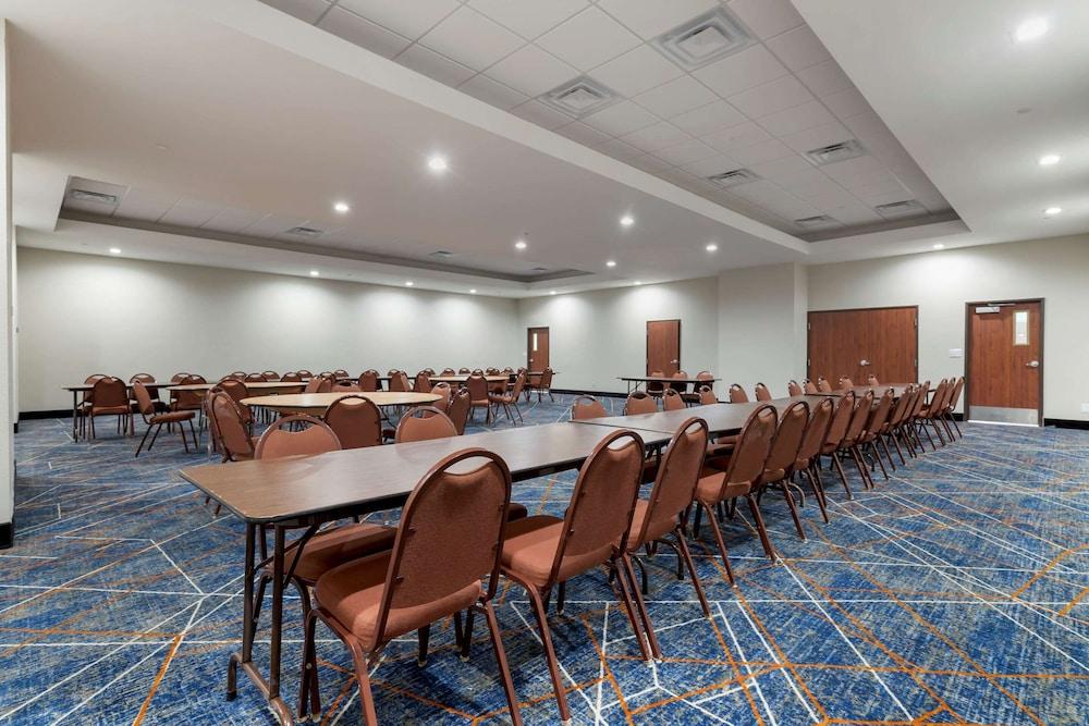 Comfort Inn & Suites Muskogee photo 41