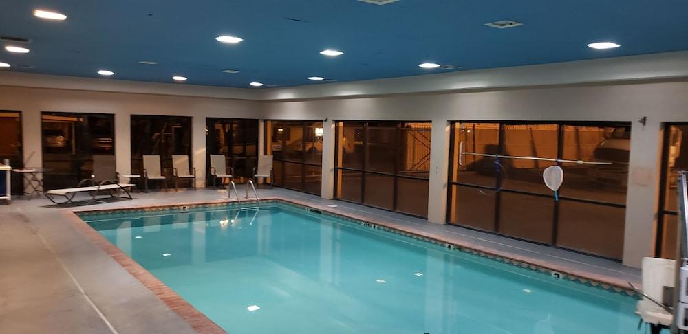 Quality Inn & Suites Lafayette photo 35