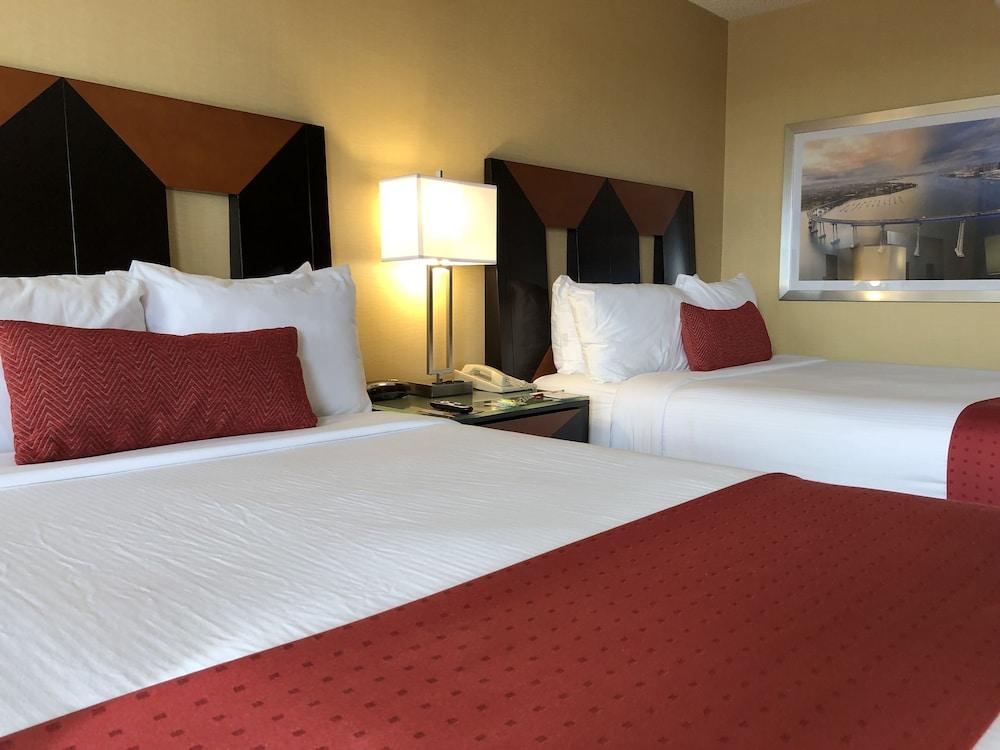 Ramada by Wyndham San Diego National City photo 45