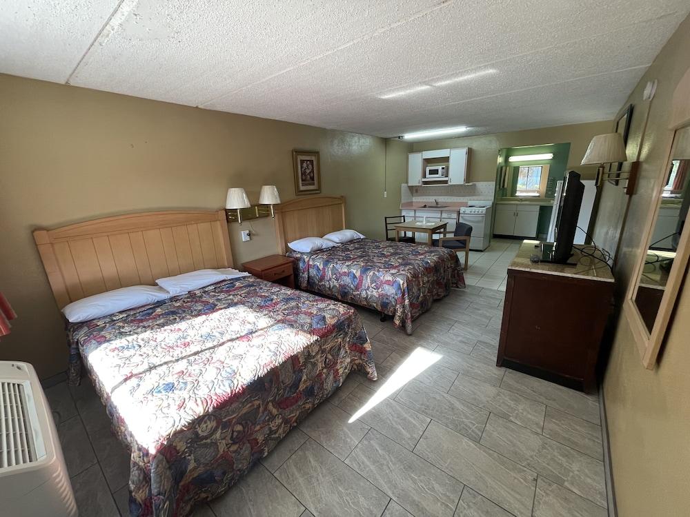 Clearwater Inn photo 10