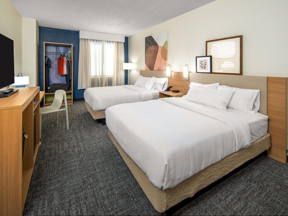 Spark by Hilton Germantown Washington DC North photo 7