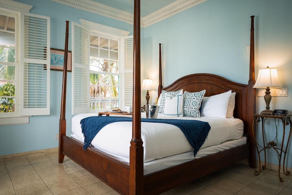 Southernmost House photo 11