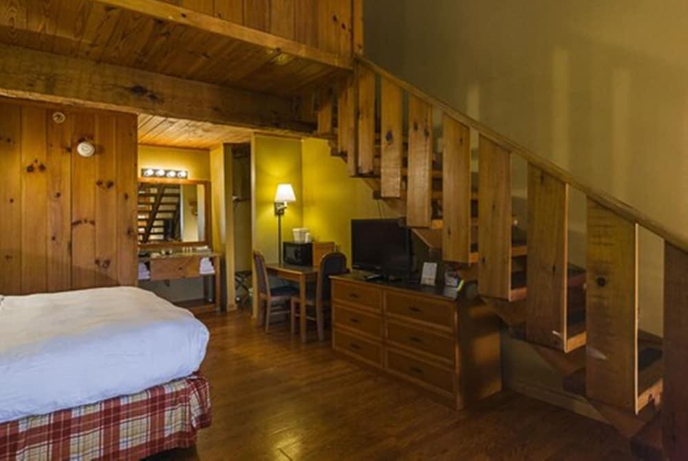 Timbers Lodge photo 9