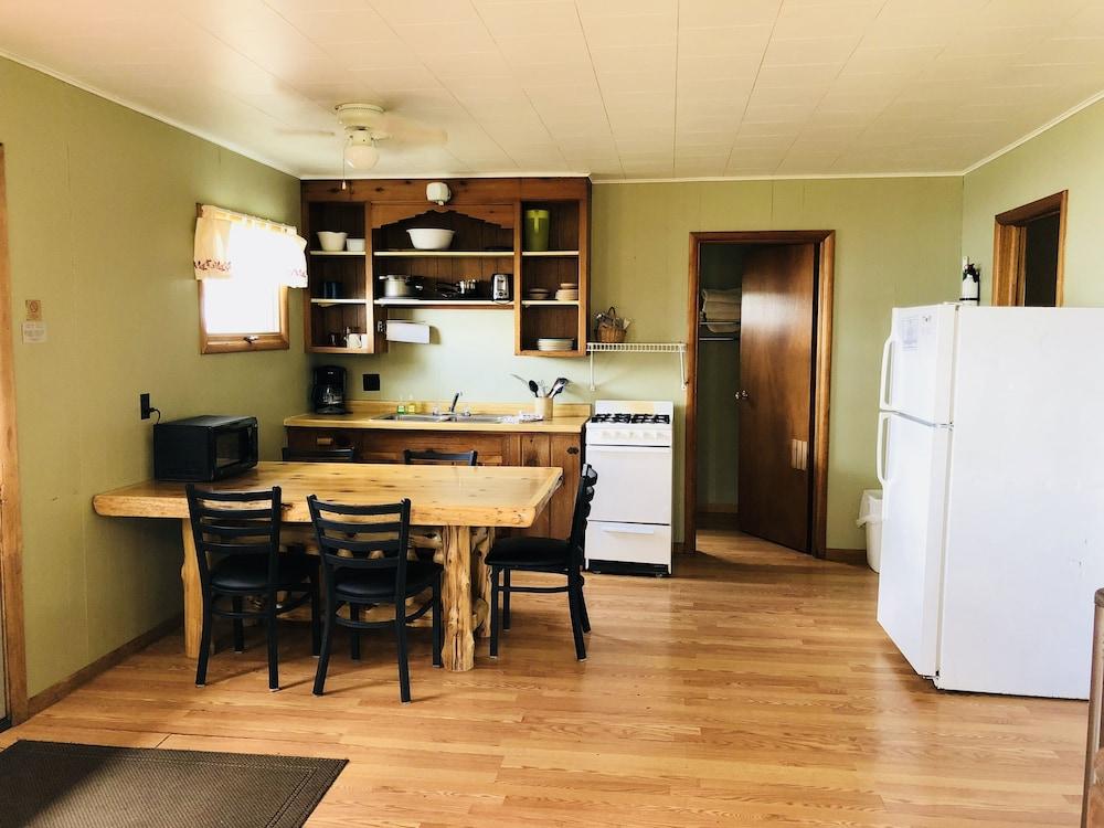 Sportsman's Lodge photo 30