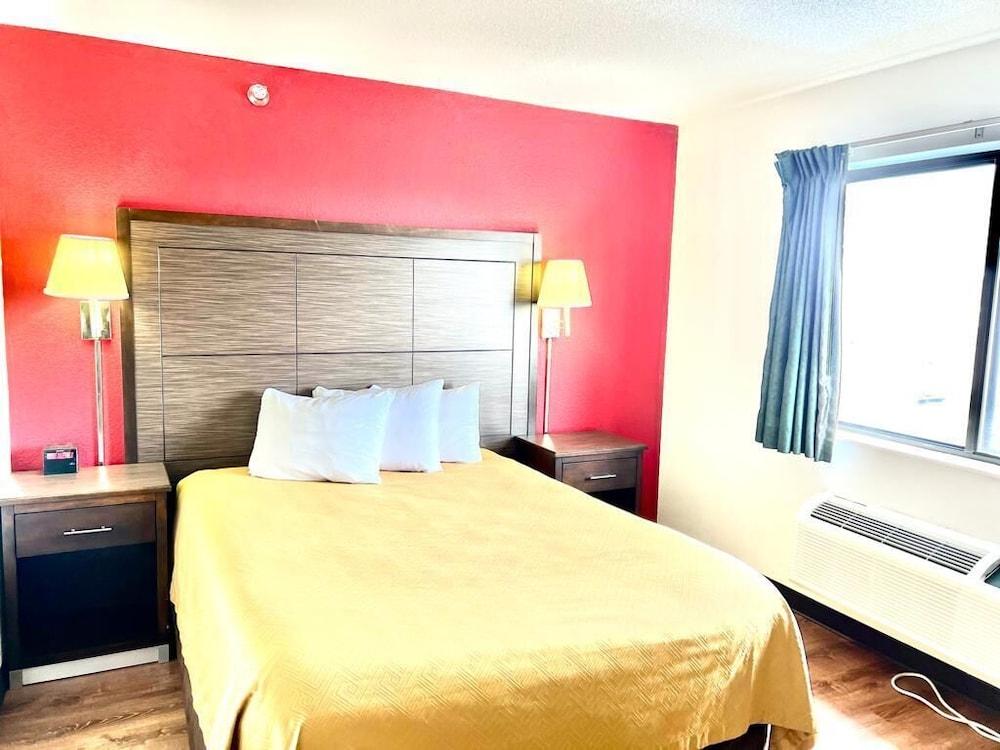 Econo Lodge Oacoma - Chamberlain West photo 6