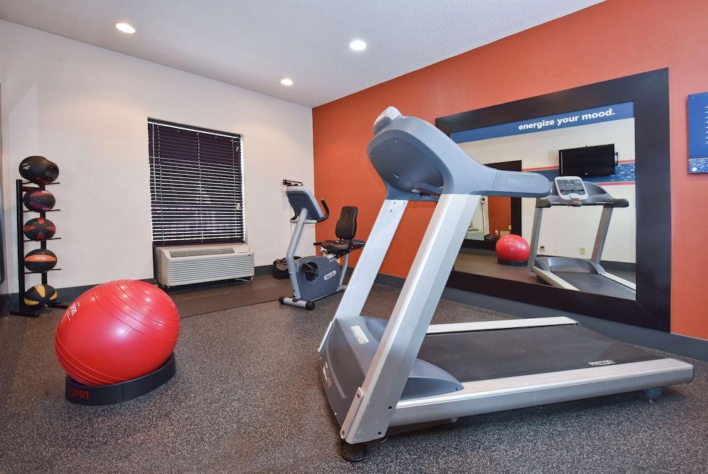 Hampton Inn Madison photo 18