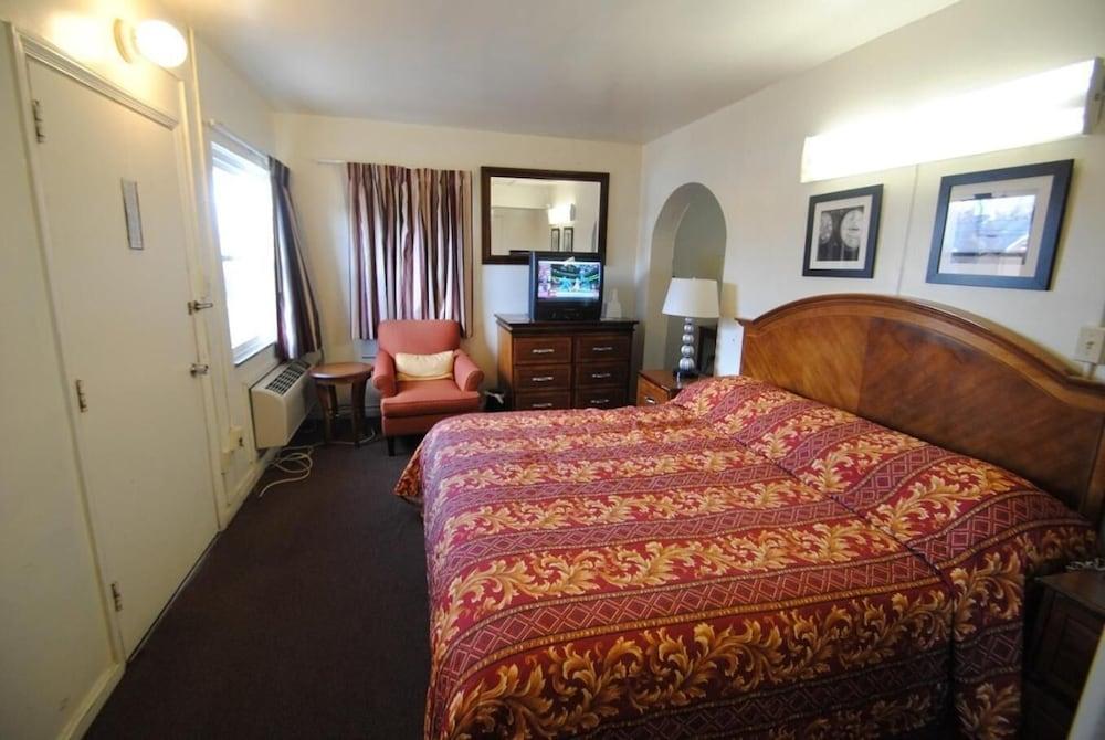 Lee High Inn photo 12