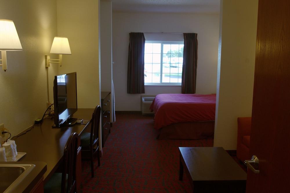 Sandalwood Studios & Suites photo 13