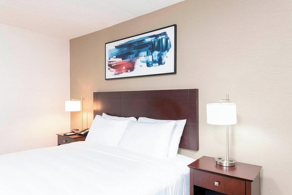 Delta Hotels by Marriott Kalamazoo Conference Center photo 5