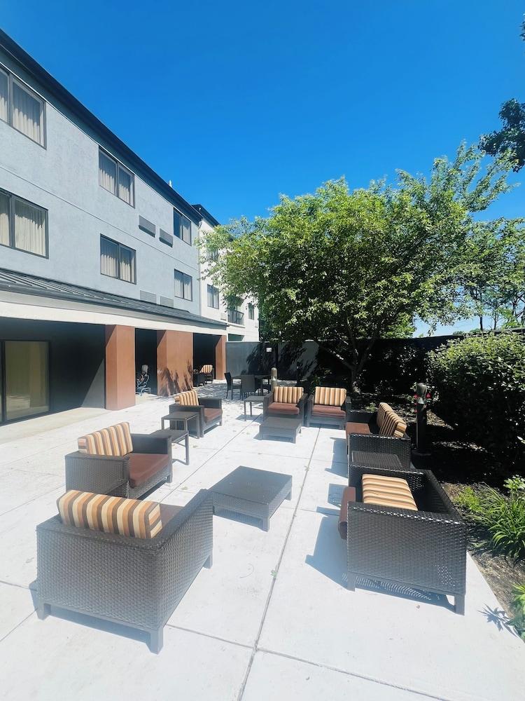Country Inn & Suites by Radisson, Columbus-Edinburgh photo 19