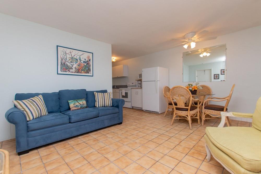 Sunset Cove Beach Resort photo 98