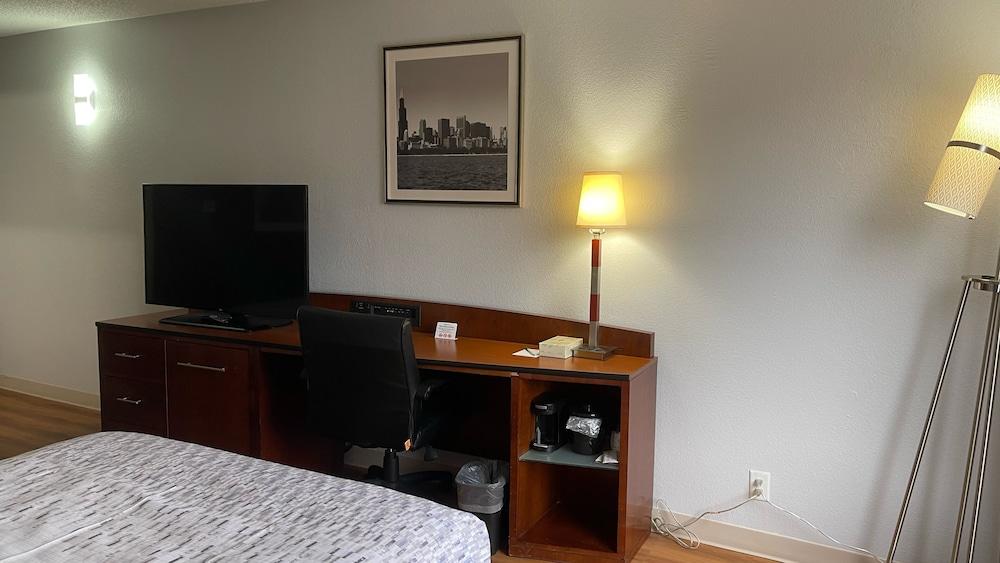 Econo Lodge Rockford Casino Area photo 36