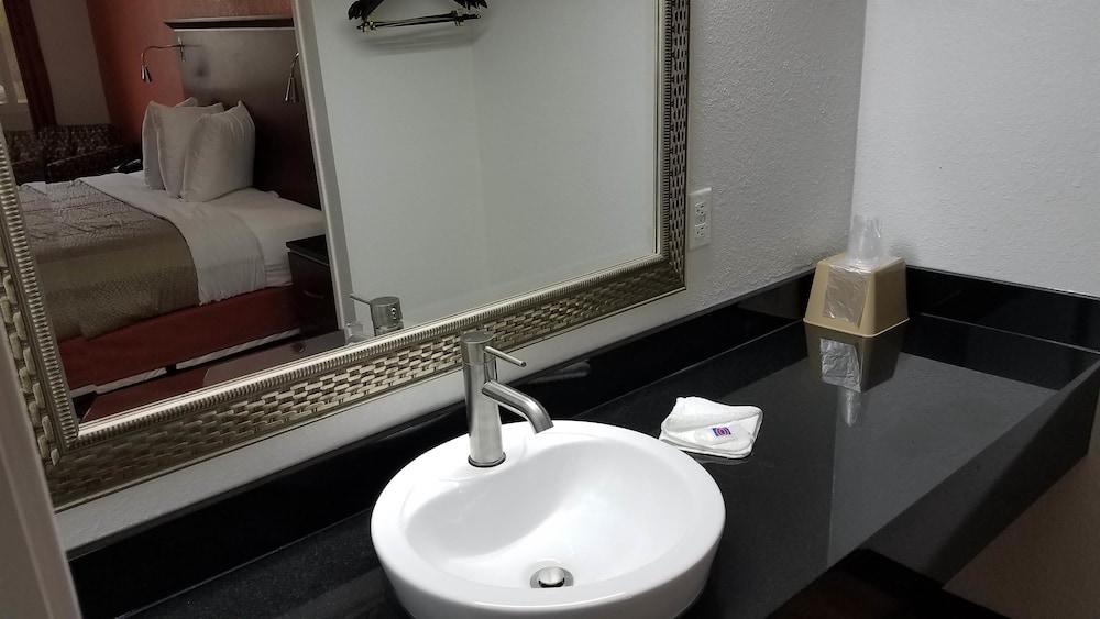Motel 6 Alma, AR photo 18