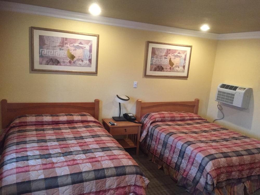 Bayshore Inn Motel photo 13