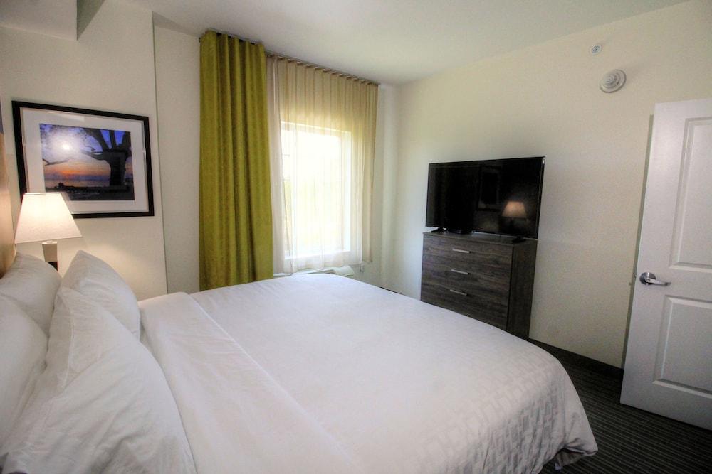 Candlewood Suites Memphis East by IHG photo 6
