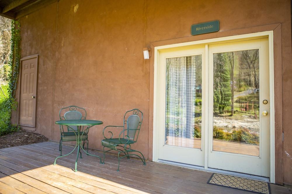 The Chimney Rock Inn & Cottages photo 26