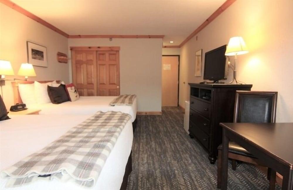 Selkirk Lodge photo 13