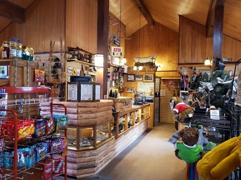 Lava Mountain Lodge photo 2