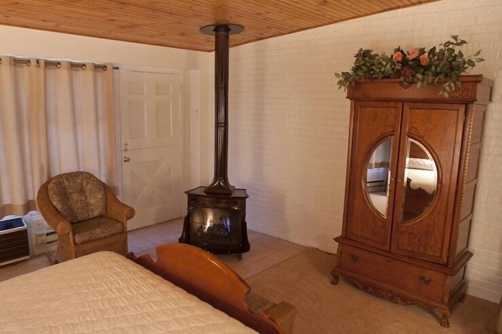 Sybaris Pool Suites Mequon photo 10