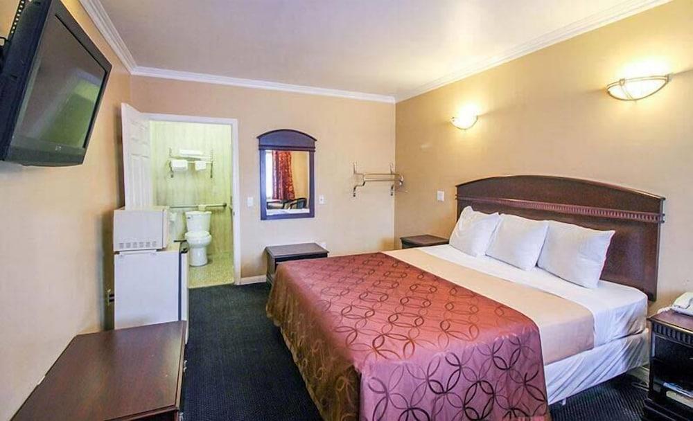 Carlton Motor lodge photo 13