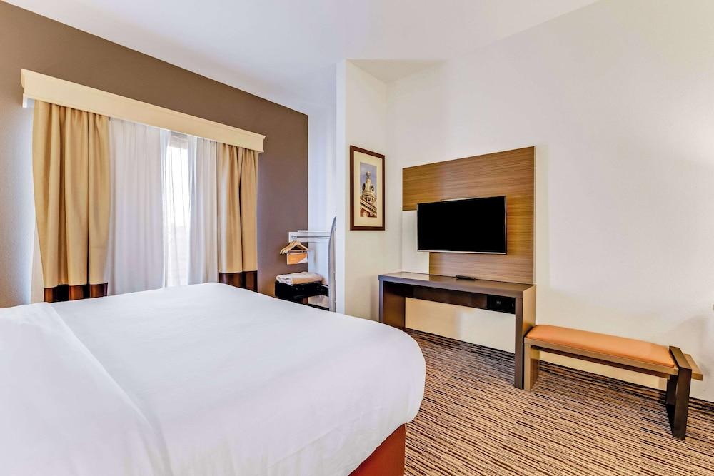 Comfort Suites Murfreesboro Shopping District photo 17
