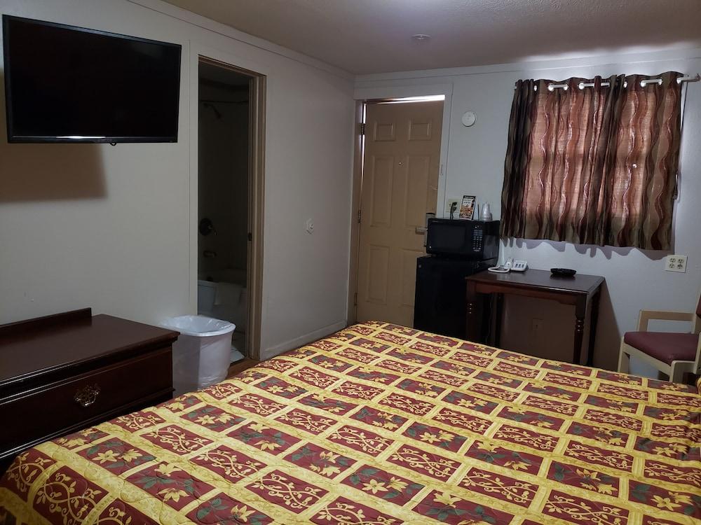 Mustang Motel photo 5