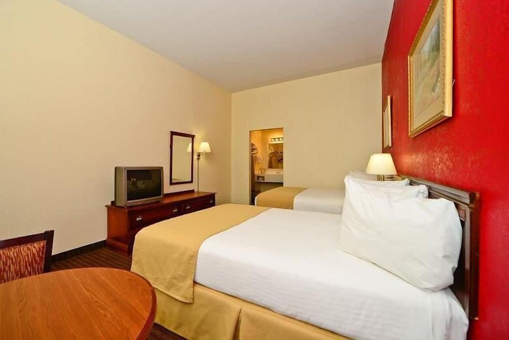 Manchester Heritage Inn And Suites photo 12