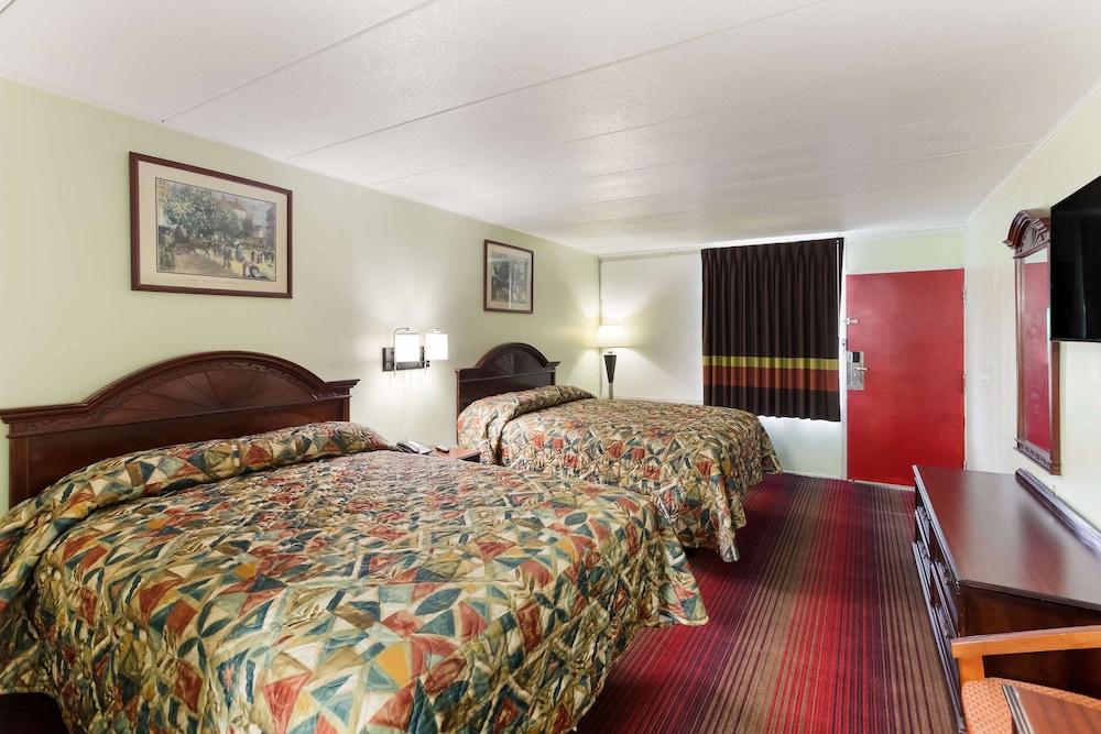 Rodeway Inn South Point photo 18
