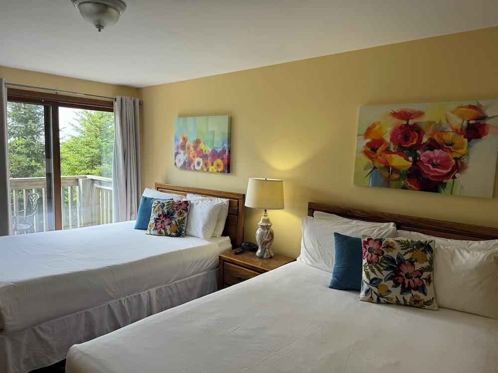 Sunset Condominiums photo 41